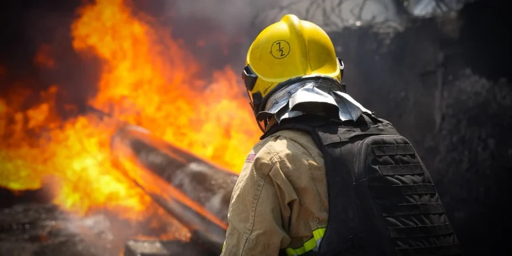 70 рятувальників і 15 одиниць техніки: Україна скерувала загін ДСНС до Франції