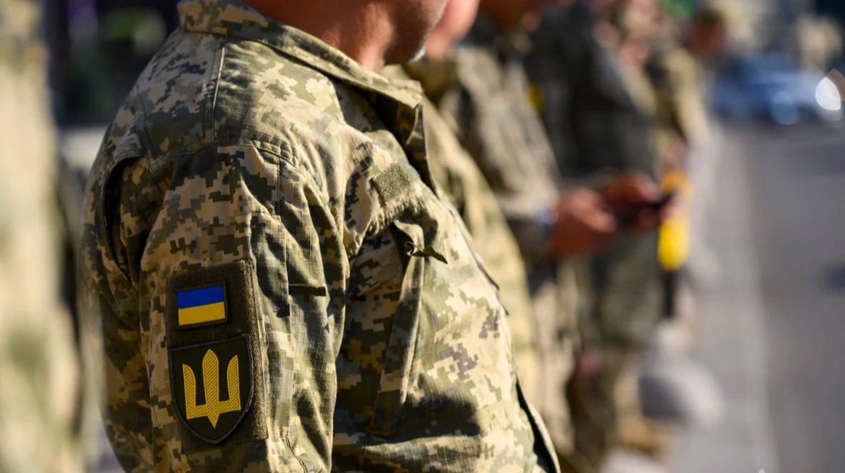 Зеленський підписав закон: хронологія розширення прав контрактників з-поміж колишніх засуджених