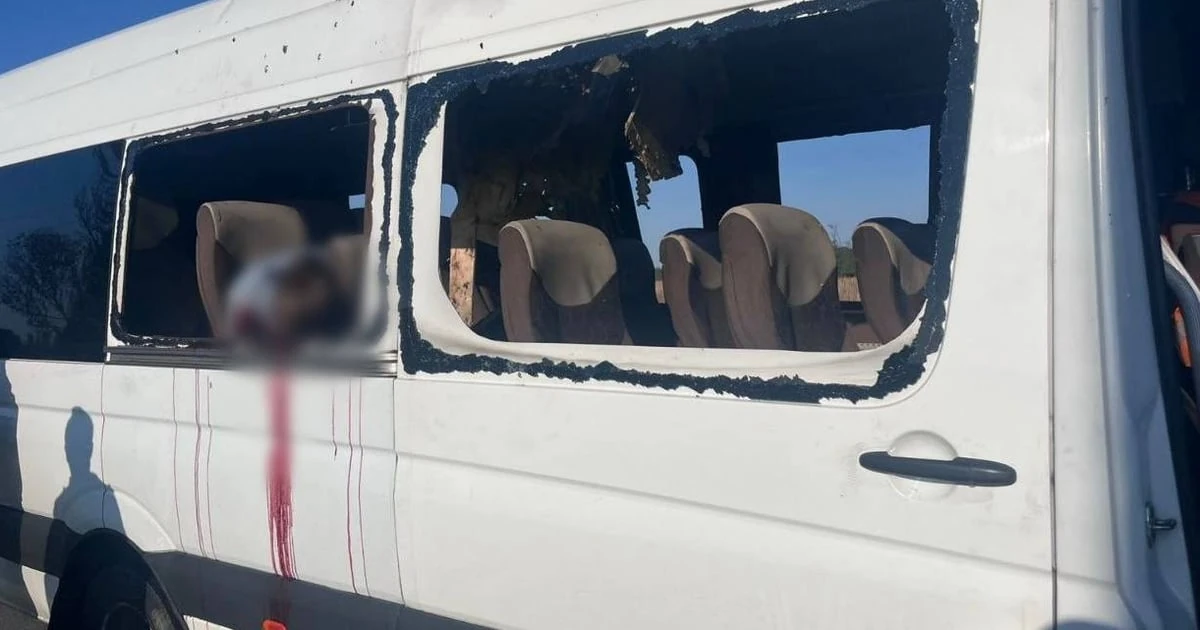 Удар по рейсовому автобусу на Нікопольщині: що відомо про атаку 16 вересня